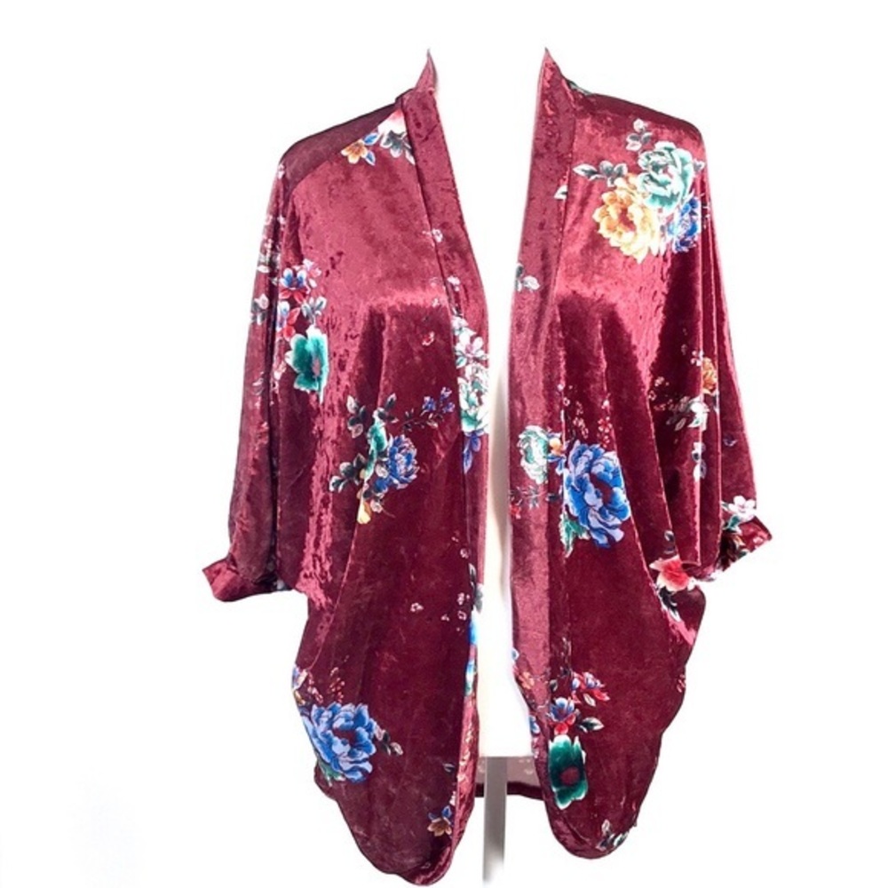 Final price. PROJECT 28 NYC Printed Crushed Velvet Kimono. - Picture 3 of 9
